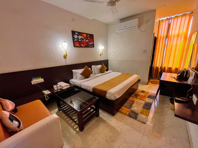 Bedroom 3, The musk, Satna