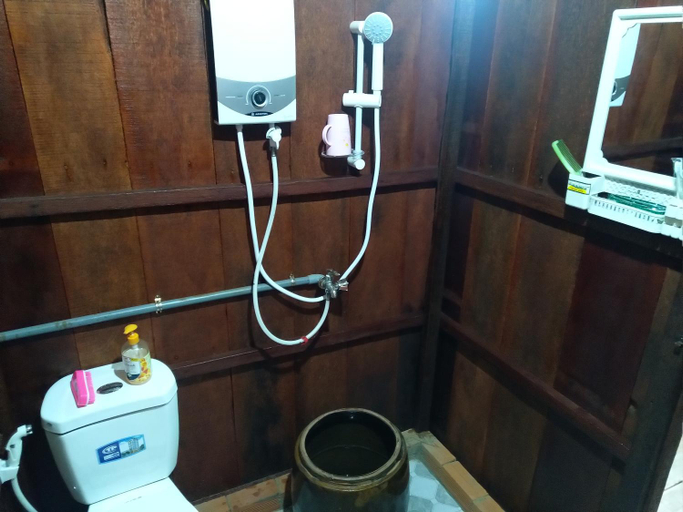Bathroom 3, Nam Binh Homestay, Giồng Trôm