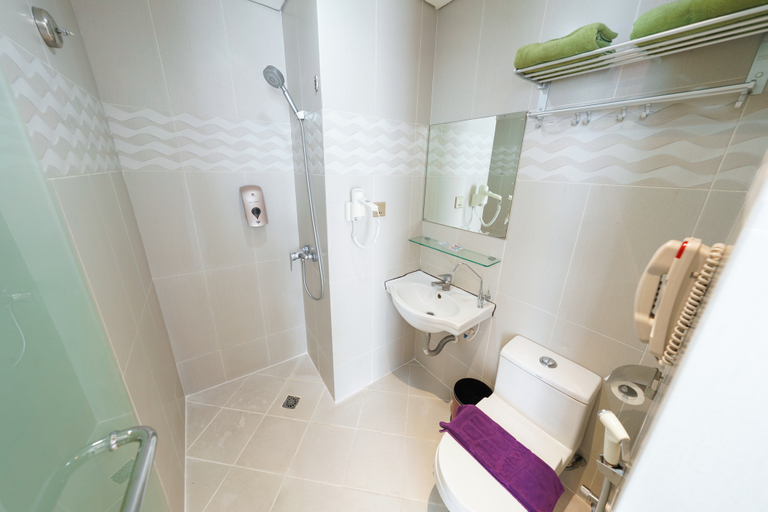 bathroom 9