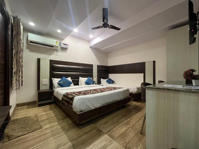 Bedroom 2, Hotel Rajshree, Agra