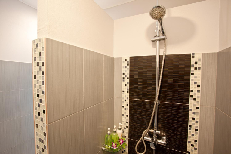 Bathroom 8