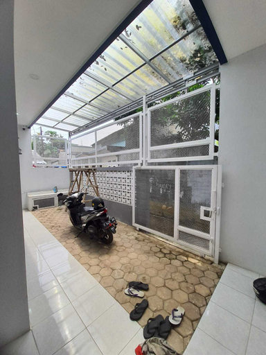 Exterior & Views 1, EXPRESS O 92284 Kost Mazbie Syariah, South Tangerang