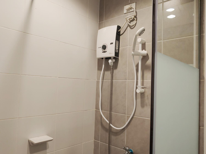 Bathroom 4, Kaizen Suites, Manila City