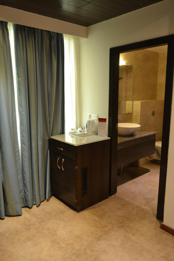 Bathroom 2, Sobti Continental Bareilly Hotel, Bareilly