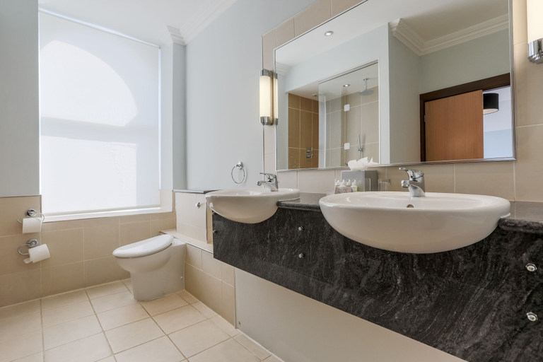 Bathroom 4, The Claremont, Douglas