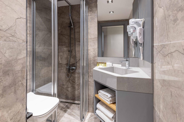 Bathroom 5, AHC Taksim Hotel, Beyoğlu