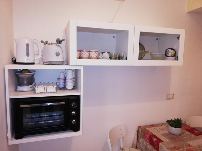 Kitchen 3, Sichelgaita Apartment, Salerno