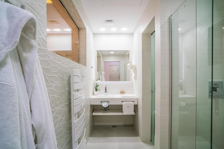 Bathroom 4, Hotel Eden Garden Spa, Campulung Moldovenesc
