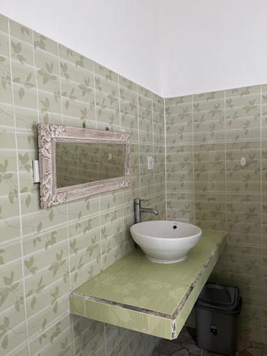Bathroom 4, Azona Greens, Badung