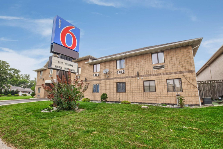 Exterior & Views 1, Motel 6-Windsor, ON, Essex