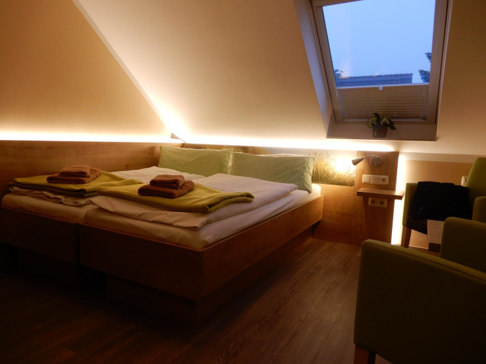 Bedroom 3, HotelPension Am Hafen, Aurich