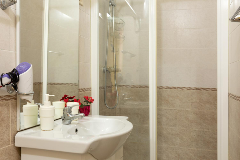 Bathroom 4, Cicero Rome Center Bed and Breakfast, Rome