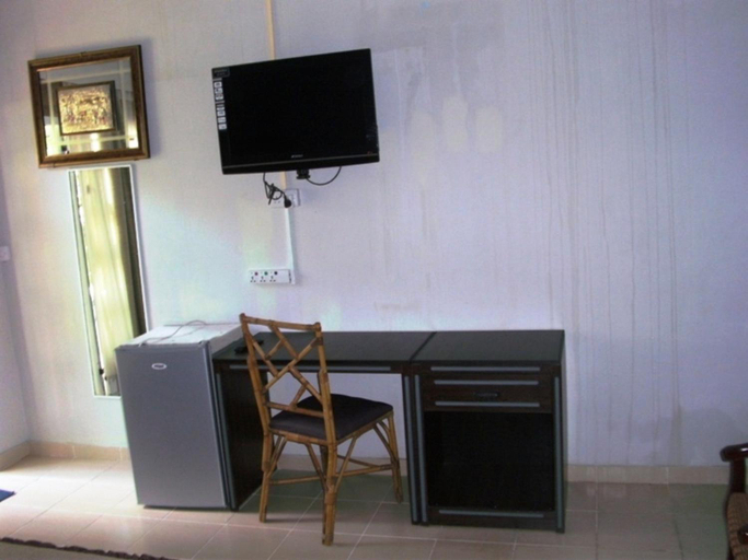 Others 3, Auberge Le Saladier