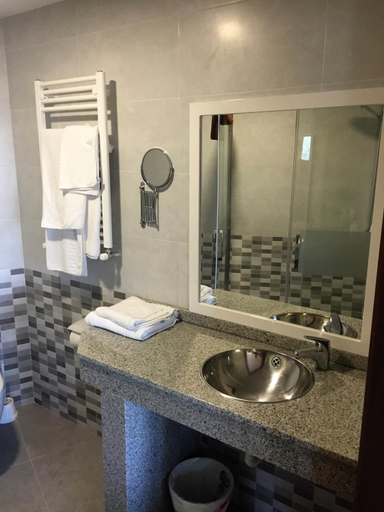 Bathroom 4, Hotel Nuevo Cachalote, Pontevedra