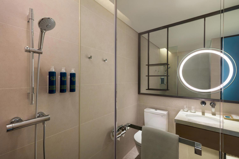 Bathroom 10