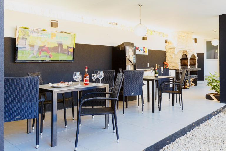 Food & Drinks 5, Pensiunea Avy, Hateg