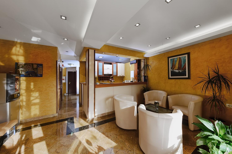 Others 4, Apartments Ivona