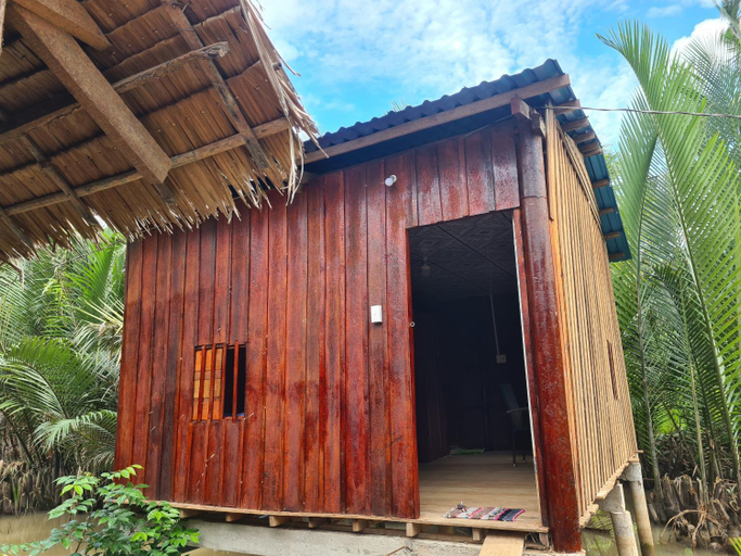 Exterior & Views 1, Nam Binh Homestay, Giồng Trôm