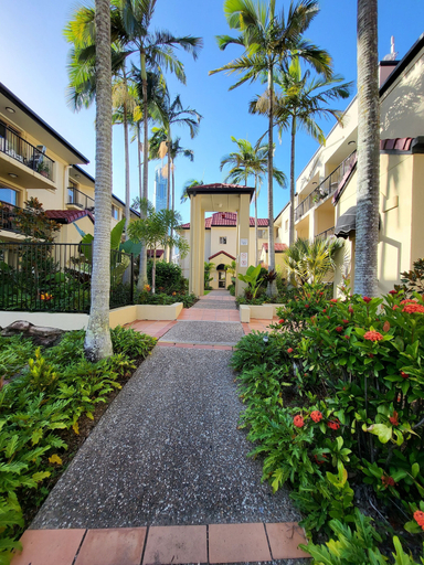 Exterior & Views 2, 3 Bedroom Surfers Paradise Apartment, Gold Coast