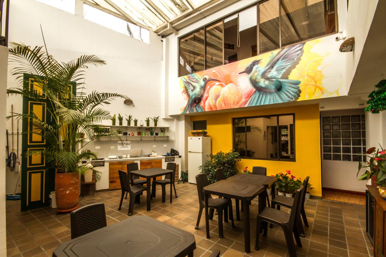 Others 5, Hostal de la 57, Manizales