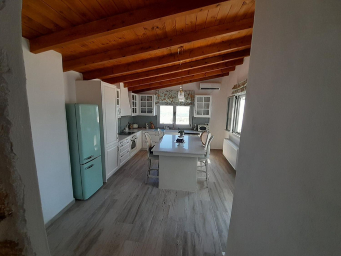 Kitchen 2, Villa Simantiri, Faistos