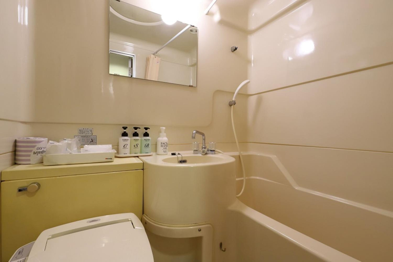 Bathroom 5, Smile Hotel Nagoya Shinkansenguchi, Nagoya