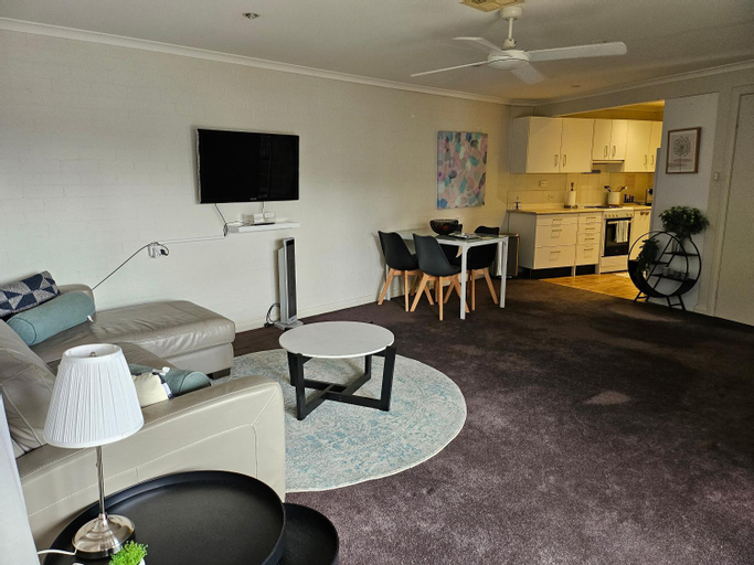 Others 4, Guest Suite in Duffy, Canberra