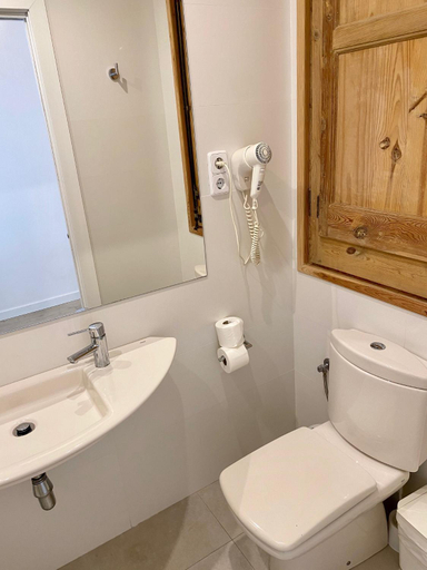 Bathroom 5, BcnStop Sagrada Familia Hotel, Barcelona