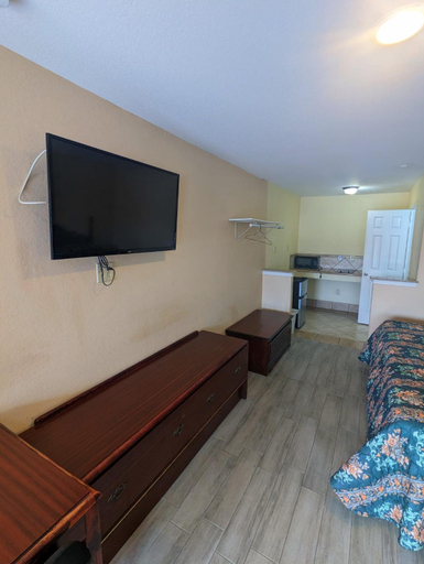 Others 5, Residents Suites Liberty, Liberty
