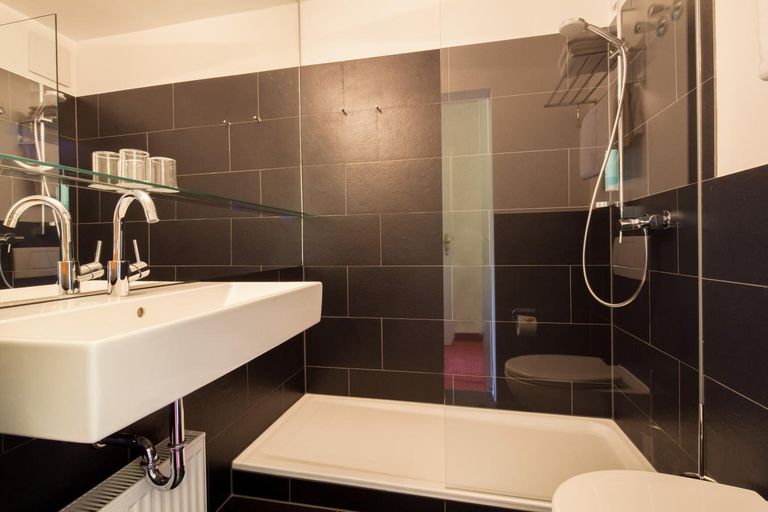 Bathroom 5, Hotel Der Achtermann, Goslar