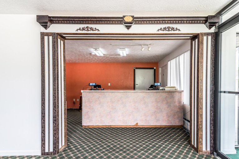 Public Area 2, Motel 6 Attalla, AL, Etowah
