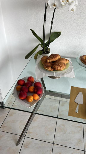 Food & Drinks 18