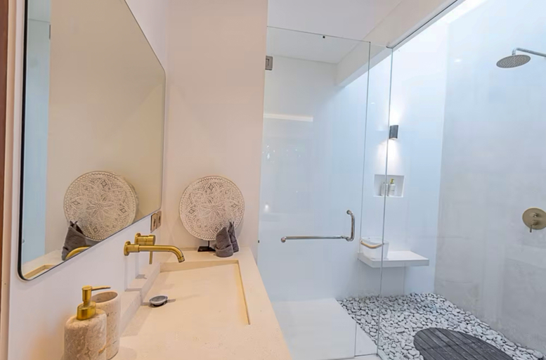 Bathroom 4, Pagi Villa 1 by Betterplace, Badung