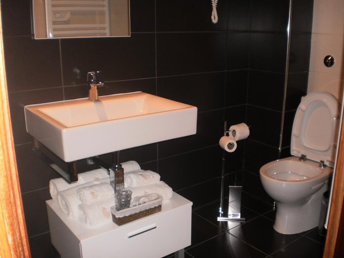 Bathroom 3, Hotel Santa Apolonia, Bragança