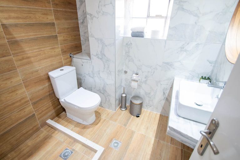 Bathroom 3, Avres Apartments, Thessaly