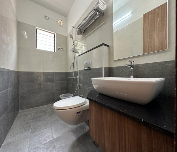 Bathroom 7