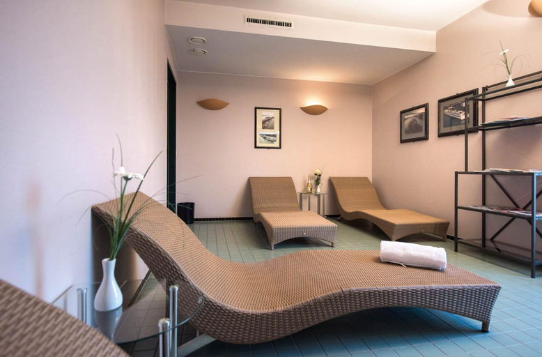 Bedroom 2, Steigenberger Hotel Linz, Linz