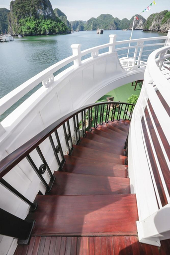 Others 4, Starlight Cruiser, Hạ Long