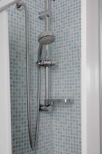 Bathroom 3, Dei Meravigli, Bari