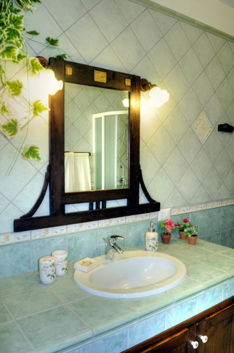 Bathroom 3, Il Fenicottero, Carbonia-Iglesias