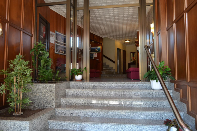 Public Area 2, Hotel Nuevo Cachalote, Pontevedra