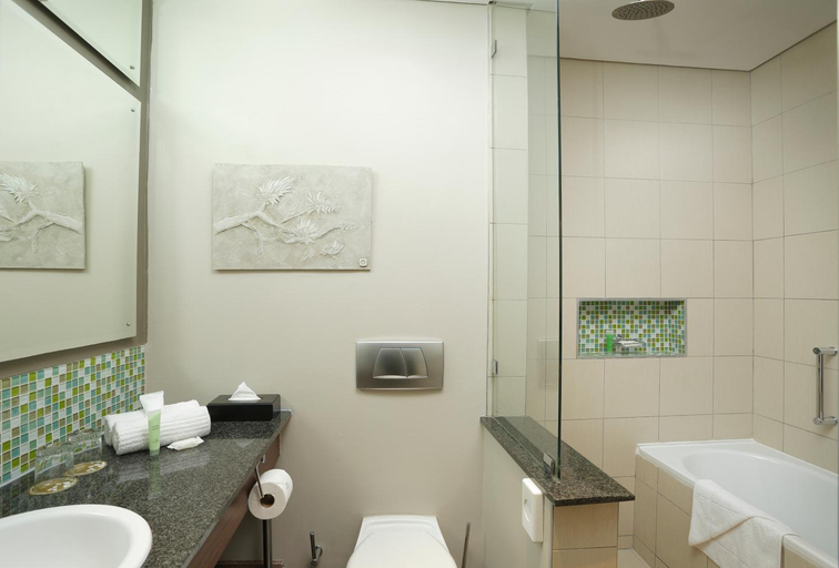 Bathroom 4, Umfolozi Hotel, Uthungulu
