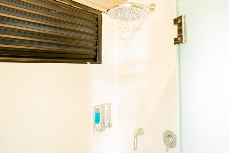 Bathroom 19