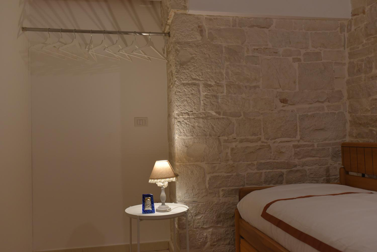 Others 5, B&B L'alcova, Bari