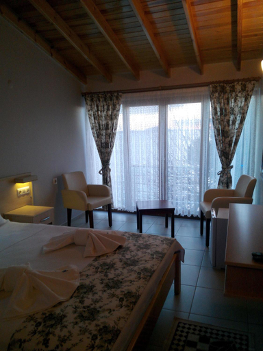 Others 5, Hotel Mola, Marmara