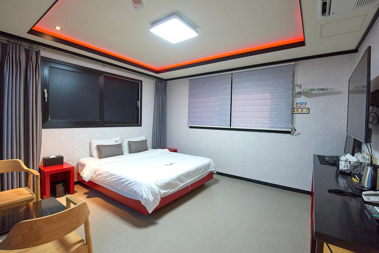Bedroom 3, Busan Seomyeon Danube Hotel, Busanjin