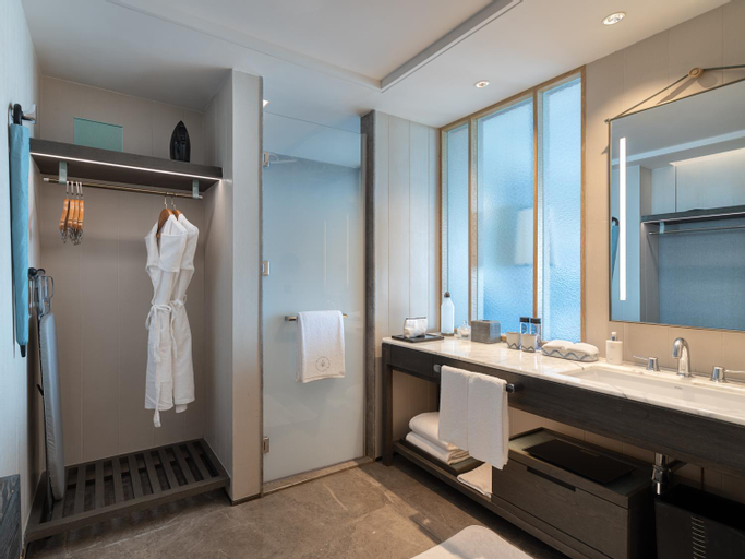 Bathroom 8