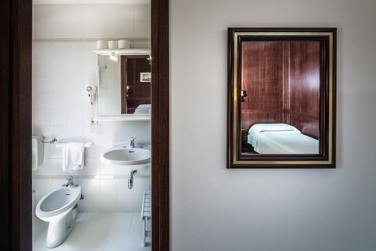 Bathroom 4, Hotel Capanna d'Oro, Udine