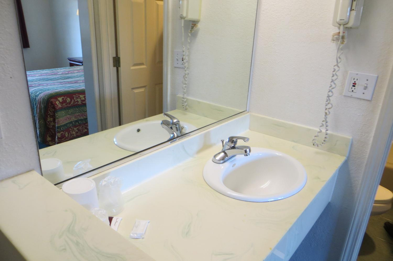 Bathroom 2, Capri Motel, San Mateo