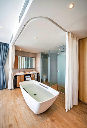 Bathroom 19